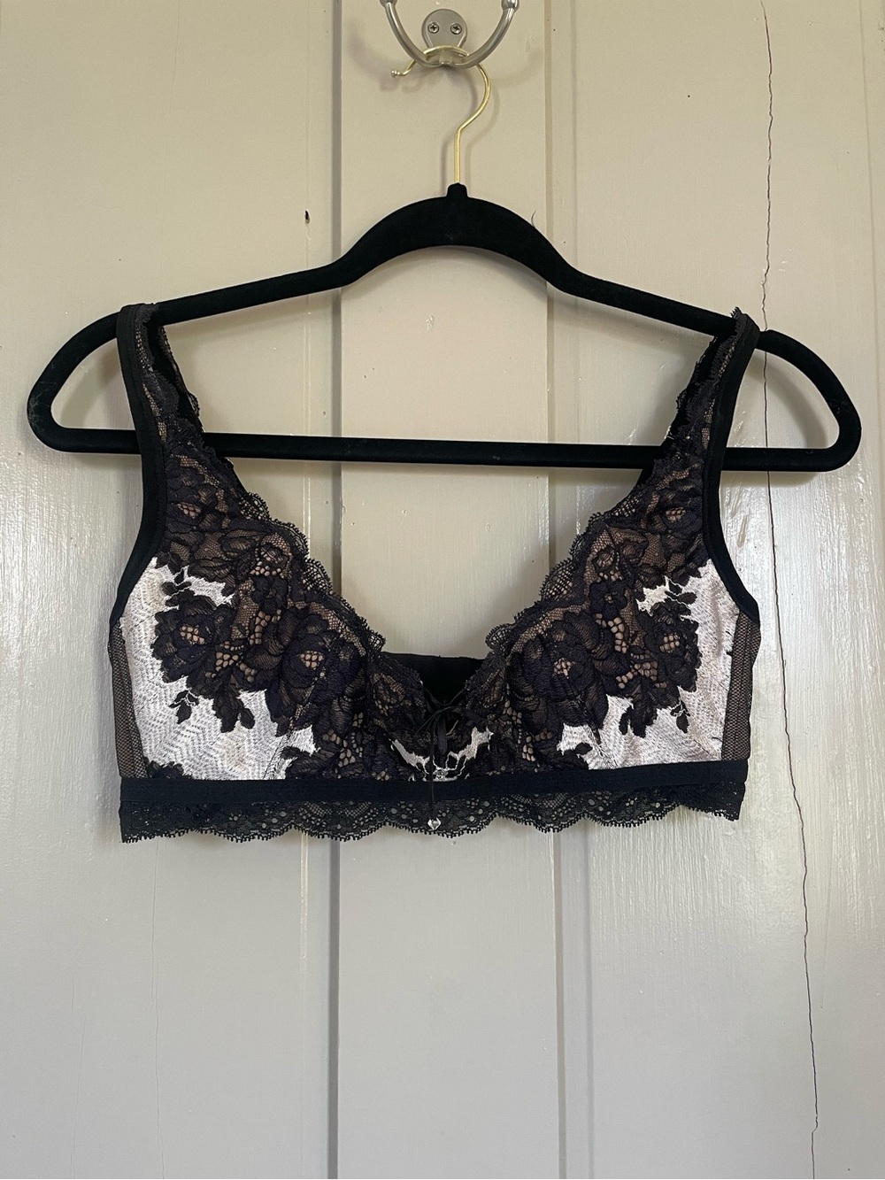 Victoria's Secret Vintage Black and White Lace Bralette Gem Sexy Adjustable NWOT